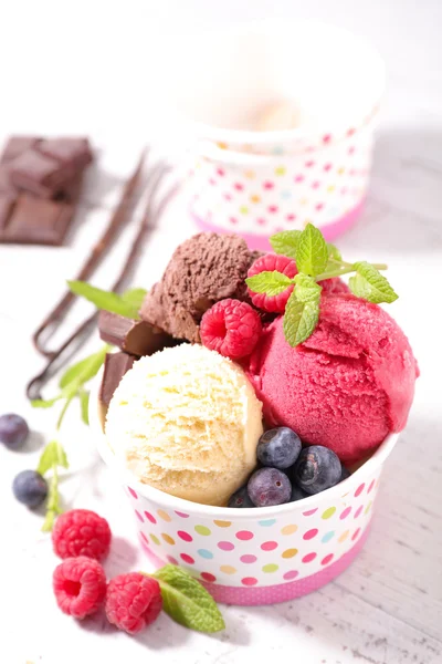 Assorted ice cream — Stock Photo, Image