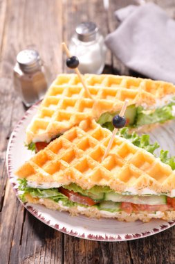 jambon sandviçle gözleme