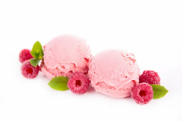 Helado con frambuesas — Foto de Stock