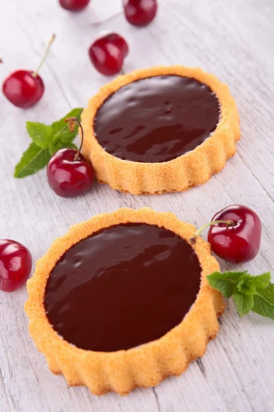 Tortas de chocolate e cerejas — Fotografia de Stock
