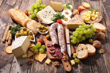 çeşitli mezeler ürünleri