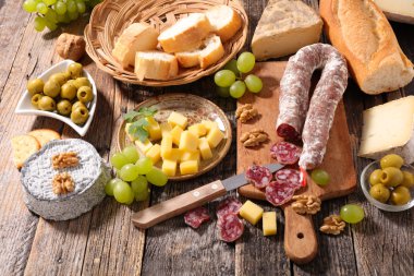 çeşitli mezeler ürünleri