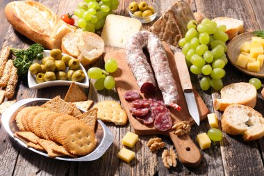 çeşitli mezeler ürünleri