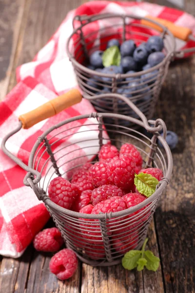 Berry meyve sepetleri