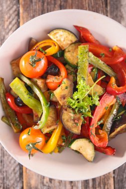 çeşitli kızarmış sebze