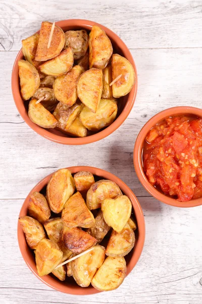 Bravas de pommes de terre, tapas espagnoles — Photo