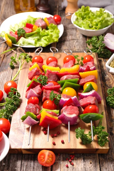 Churrasco de carne de bovino e legumes — Fotografia de Stock