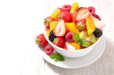 renkli meyve salatası