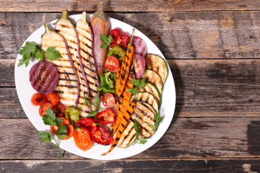 çeşitli kızarmış sebze