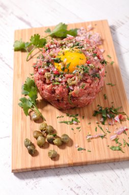 çiğ biftek tartar