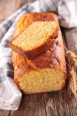 Pişmiş ekmek pasta