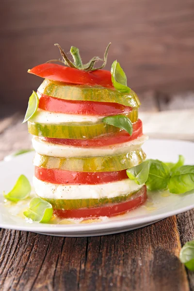 Ensalada Caprese italiana —  Fotos de Stock