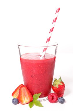 Bardakta meyve püresi