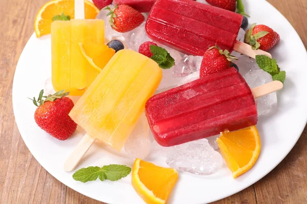 Frukt is popsicles — Stockfoto