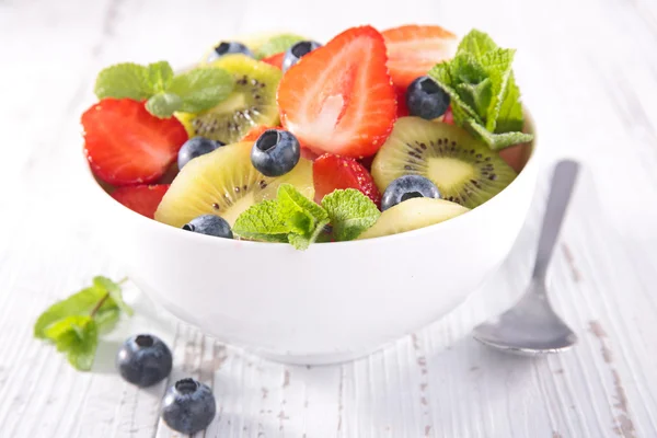 Diverse fruktsallad — Stockfoto