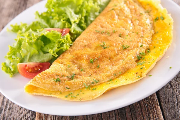 Ensalada de tortilla y lechuga —  Fotos de Stock