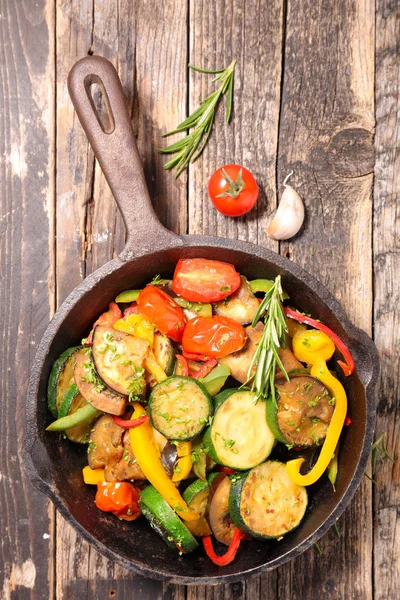 çeşitli kızarmış sebze