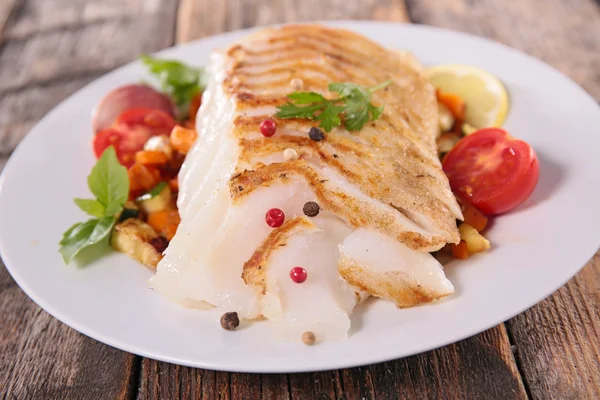 Fish fillet and vegetables — Stock Photo, Image