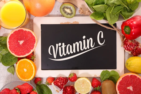 Alimentos con recolección de vitamina c — Foto de Stock