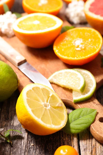 Sortimento de citrinos — Fotografia de Stock