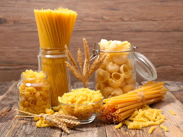 Diverse rå pasta — Stockfoto