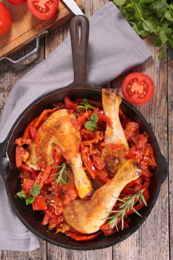 fırında tavuk bacak ve domates sos