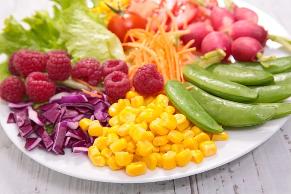 Salată vegană proaspătă — Fotografie, imagine de stoc