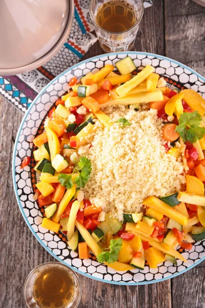 Cuscús hervido con verduras —  Fotos de Stock