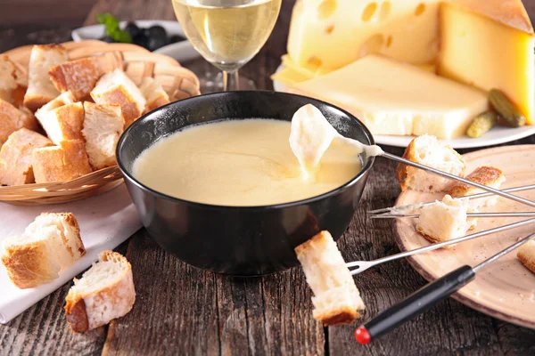 Cheese fondue with bread — Stock Photo, Image