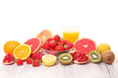 çeşitli meyve ve meyve suyu