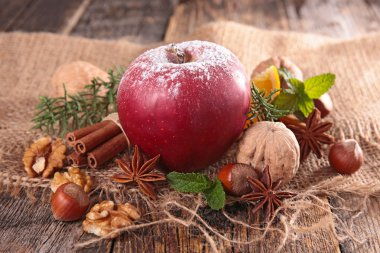 baharat ve Kırmızı elma