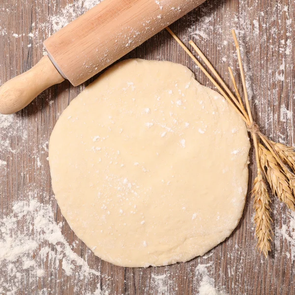 Fresh raw dough — Stock Photo, Image