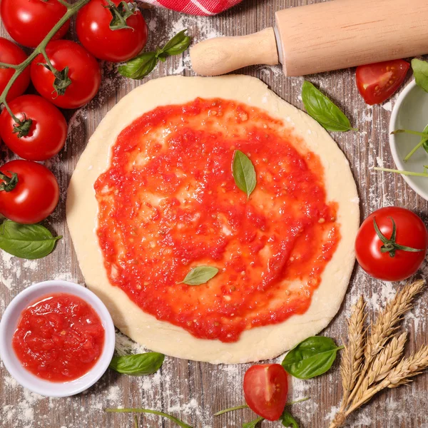 Fresh italian raw pizza — Stock Photo, Image