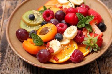 Taze Meyve Salatası