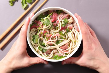 Çin erişte çorbası