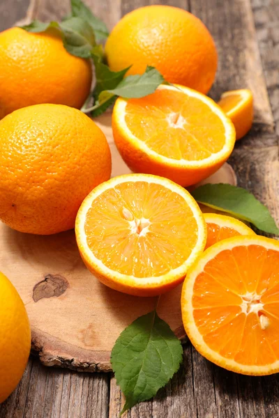 Fresh orange fruits — Stock Photo, Image