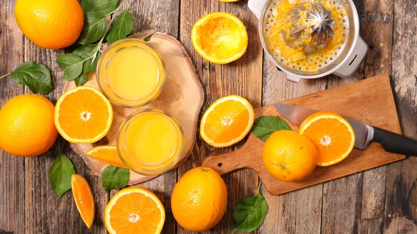 Frischer Orangensaft — Stockfoto