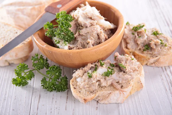 Carne spalmata e pane — Foto Stock