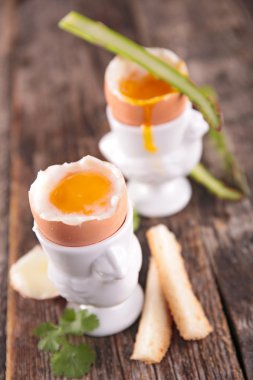 yumuşak haşlanmış yumurta