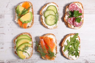 çeşitli maddeler kanepe