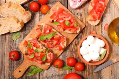 Madde ile domates bruschetta