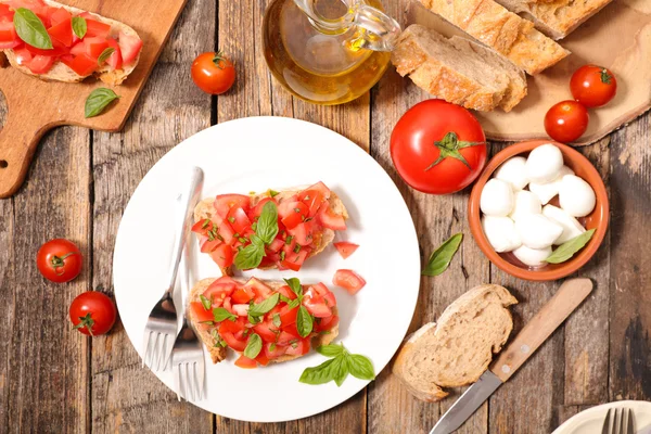 Paradicsomos bruschetta összetevő — Stock Fotó