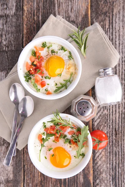 Ovos assados com legumes — Fotografia de Stock