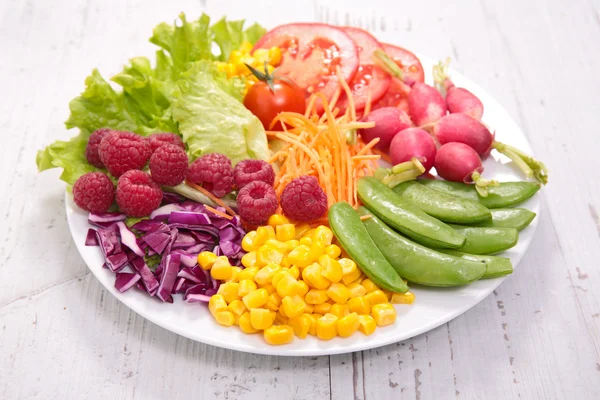 Salată vegetariană mixtă — Fotografie, imagine de stoc