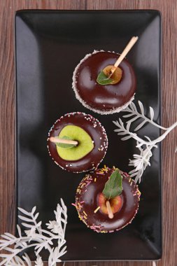 çikolata tatlı elma