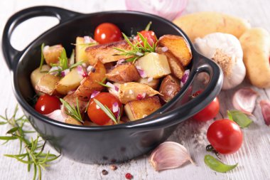 patates, domates ve sarımsak