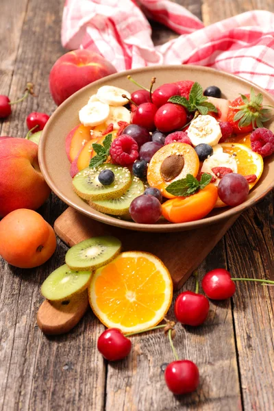 Salada de frutas frescas — Fotografia de Stock