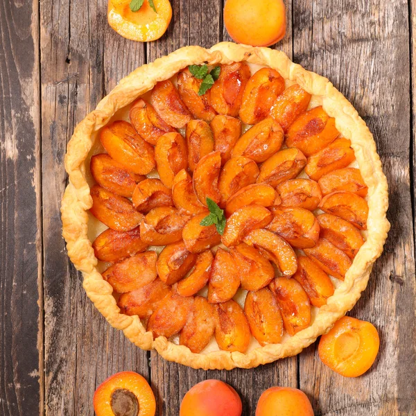 Sladký pečený meruňkový koláček — Stock fotografie