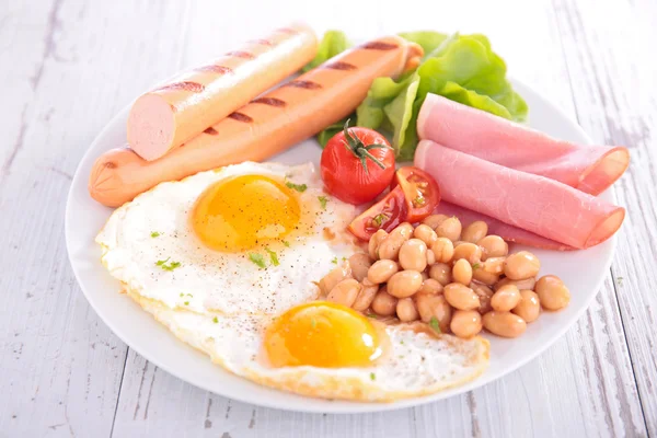 Traditional English breakfast — Stock Photo, Image