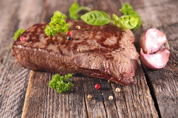 Bistecca di manzo alla griglia — Foto Stock